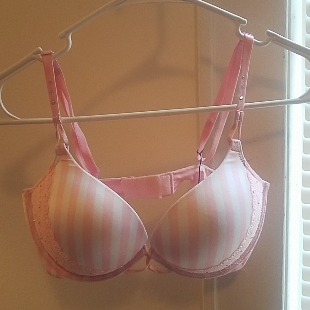 Victoria's Secret Miracle push-up bra 34C
